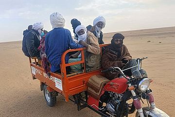 Europas Grenzen in der Sahara – Migration, Abschiebungen und Solidarität Europas Grenzen in der Sahara – Migration, Abschiebungen und Solidarität
